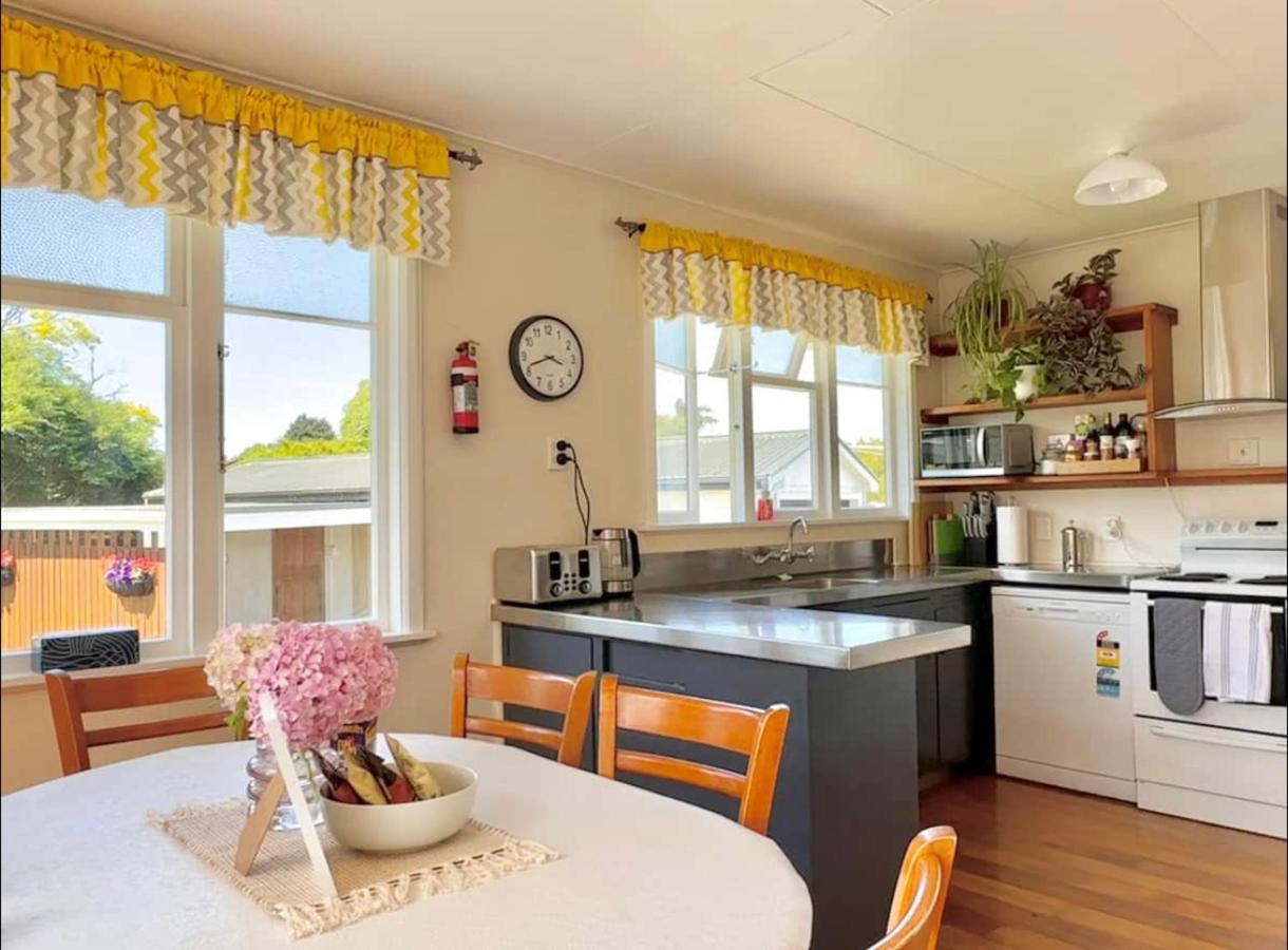 Peaceful House With Kids Playground Villa Motueka Exteriör bild